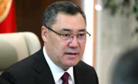 Садыр Жапаров: По стране строятся 25 больниц и поликлиник