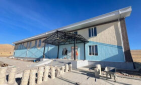 В Нарынском районе завершают строительство нового спорткомплекса