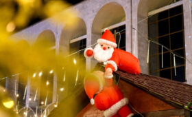 В Бишкеке начали новогоднее оформление площади Ала-Тоо