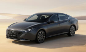 Седан Nissan Teana показал свой новый интерьер