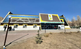 В Нарыне открыли обновленный физкультурно-оздоровительный спортивный центр