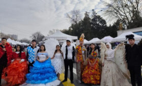 Осенняя коллекция лицея №3 стала украшением сельхозярмарки в Бишкеке