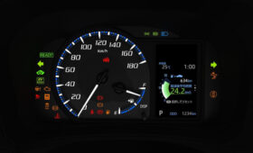 Toyota Probox получил обновки: в их числе иной руль и новый экран в приборном щитке