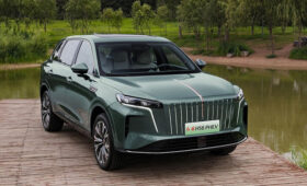 Кроссовер-рекордсмен Hongqi HS6 выходит на рынок