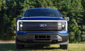 Ford может поставить крест на большом электрическом пикапе F-150 Lightning
