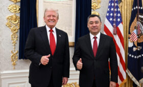 Садыр Жапаров провел переговоры с президентом США Дональдом Трампом