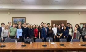 Раимкул Аттокуров провёл открытую лекцию о дипломатии для студентов МГИМО