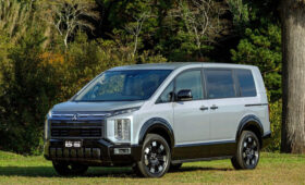 Обновлённый минивэн Mitsubishi Delica D:5 предложен с прежним дизелем