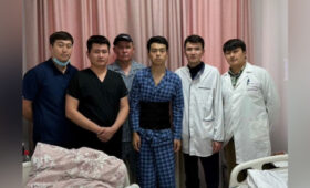 В НИИХСТО провели редкую операцию 15-летнему пациенту с тяжёлой сосудистой патологией