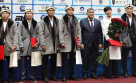 Борцам и боксерам подарили 6 квартир