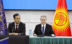 Новый ректор Дипломатической академии МИД КР представлен коллективу