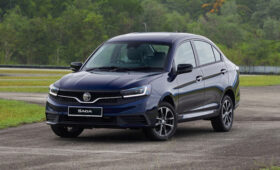 Новый седан Proton Saga: теперь без механики, а в базе – сенсорный пульт вместо мультимедиа