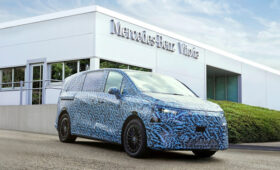 Компания Mercedes-Benz раскрыла дату премьеры полностью нового минивэна VLE