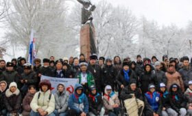 Студенты КРСУ приняли участие в возложении цветов к памятнику Панфилова