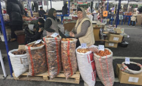 На ярмарке в Бишкеке можно купить продукты для борьбы с простудами