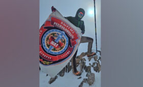 Сотрудник ИК-16 покорил пик Учителя