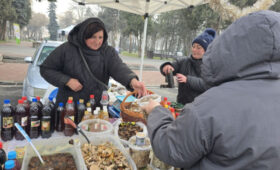 Веселись, народ! Фермерская ярмарка в Бишкеке ждет своих верных покупателей