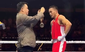 Чемпионат мира: Награждение Ихтияра Нишонова бронзовой медалью. Видео