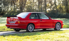 Редкий BMW M3 Sport Evolution 1990 года в идеальном состоянии продадут на аукционе