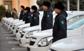 Муниципальная инспекция и районные акимиаты получили служебные автомобили