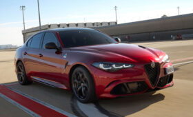 Топовые Alfa Romeo Giulia и Stelvio c V6 обзавелись спецверсиями Collezione