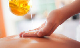 В домашних условиях самим нельзя делать массаж, — ортопед-вертебролог