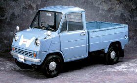 Рамку долой и назад к истокам: Honda обновила логотип автомобильного подразделения