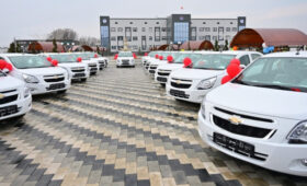 Ташиев передал 34 машины врачам Центра охраны материнства и детства