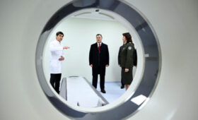 Садыр Жапаров открыл здание Военно-медицинской службы ГКНБ