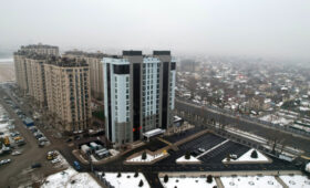 Садыр Жапаров открыл здание Военно-медицинской службы ГКНБ