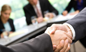 Медиаторы Кыргызстана бьют тревогу по поводу самозванцев