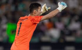 Как Валерий Кичин отреагировал на отраженный пенальти Курманбеком Нурланбековым. Видео