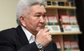 Феликс Кулов призвал проводить президентские выборы в срок