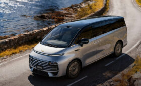 Минивэн Geely Galaxy V900: стандартный полный привод и эмблема из чистого золота