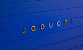 Jaguar верит в электромобильное будущее и не планирует выпускать гибриды