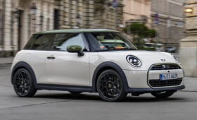 Модная спецверсия Mini Cooper Paul Smith Edition выходит на рынок