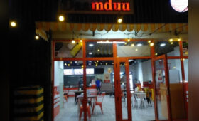 В Бишкеке произошло массовое отравление в точке фастфуда «Даамдуу»