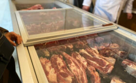 В столице контролируют цены на мясо и проводят регулярные рейды