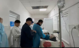 Трое пострадавших от пожара в доме престарелых в Бишкеке продолжают лечение