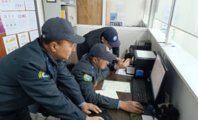 Кыргызстан развернул на границе 15 тонн сомнительного кумыса из России