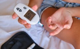 Депутат предложил сократить рабочее время для гипертоников и диабетиков в жаркую погоду