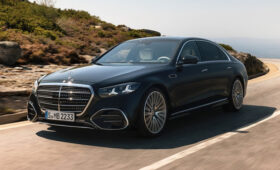 Рестайлинговый Mercedes-Benz S-Class: решётка со звёздами, много дисплеев в салоне и новый V8
