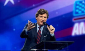 Карлсон заявил о роскошной жизни украинских элит за счет помощи Запада