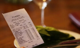 Антимонополия пригрозила ресторанам и кафе штрафами за дорогое меню