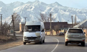 Разговор за рулем замедляет реакции глаз, увеличивая риск аварий