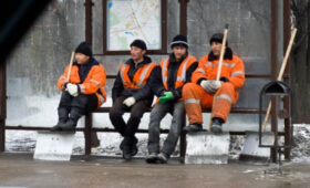 Мигранты перечислили из России в Кыргызстан почти 3 млрд долларов