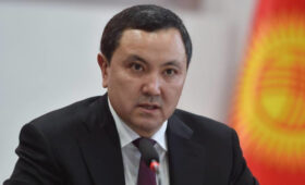 Каныбек Досмамбетов освобожден от должности министра здравоохранения