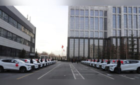 Глава ГКНБ передал 20 авто медучреждениям Нарынской области