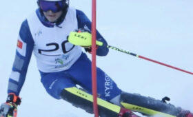 Горнолыжники Кыргызстана завоевали медали на международных FIS-стартах