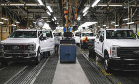 Электрошок, тарифы и пожары: компания Ford объявила об огромных убытках в 2025 году